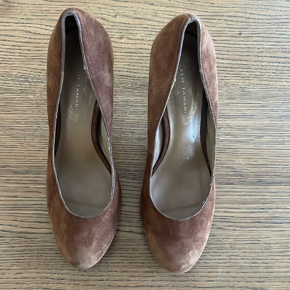 EUC Elie Tahari Pumps
